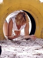 23 pictures - Downblouse Shots upskirt pictures