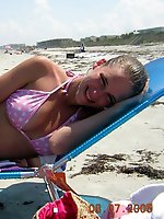 23 pictures - A girl going naked on the Tulum