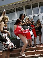 17 pictures - Upskirt sniper gallery