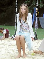 Upskirt pictures - Amanda Bynes in tight shorts