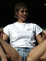 12 pictures - Cameltoe upskirt gallery