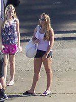 12 pictures - Bikini hotties got on voyeur camera