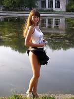 5 pictures - Upskirt hunter gallery