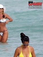 12 pictures - Such erotic posing of bikini girls