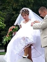 Upskirt pictures - Gelery of Hot Oriental Bride Posing