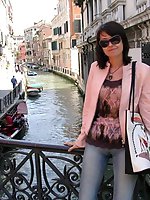 24 pictures - Cameltoe upskirt gallery