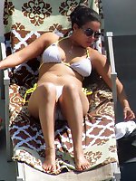 12 pictures - Hot bikini shots from public beach