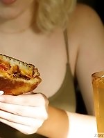 8 pictures - Gia Ohmy In Bacon Charms