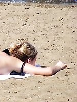 Upskirt pictures - Voyeuring stretched bikini babes